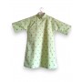 Qipao con pattern di ciliegie a fondo verde 3-7 anni